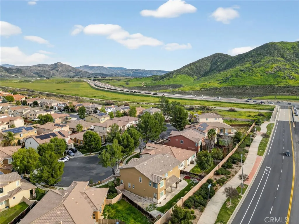 1819 Overland Court, Hemet, California 92545 home-pic-55