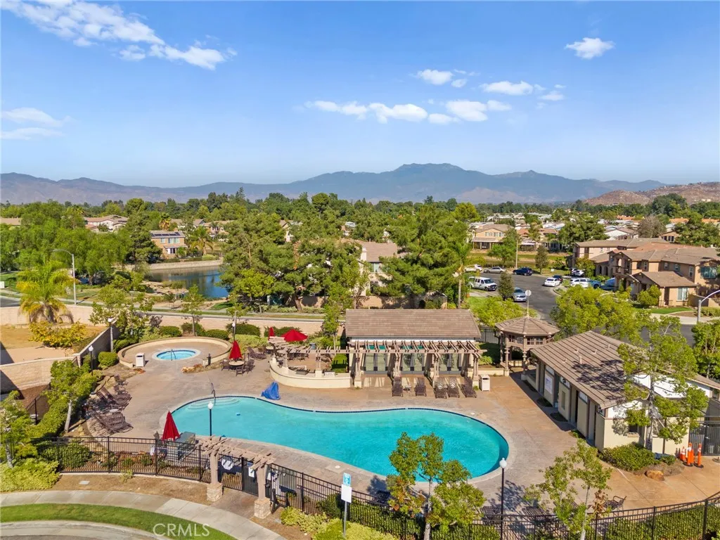 1819 Overland Court, Hemet, California 92545 home-pic-60