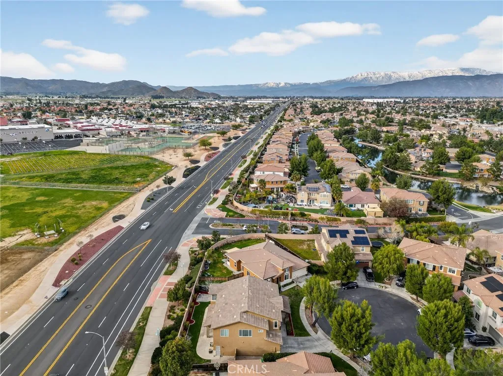 1819 Overland Court, Hemet, California 92545 home-pic-58