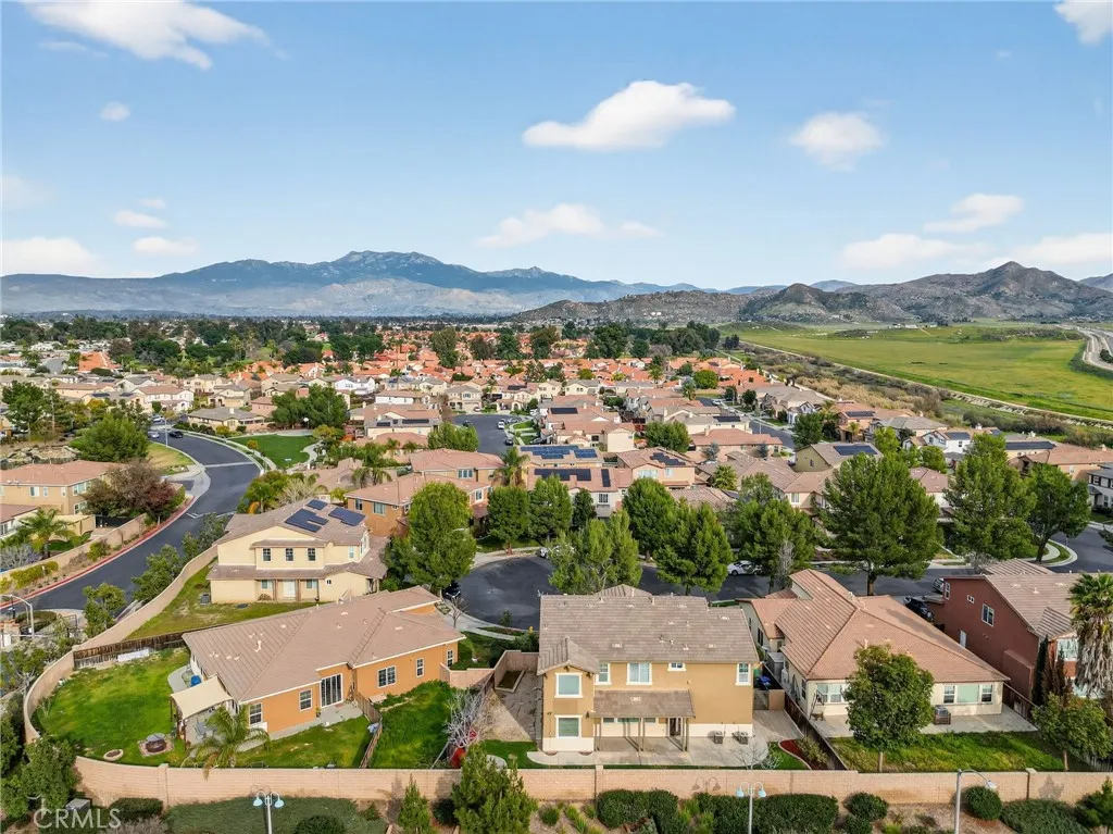 1819 Overland Court, Hemet, California 92545 home-pic-56