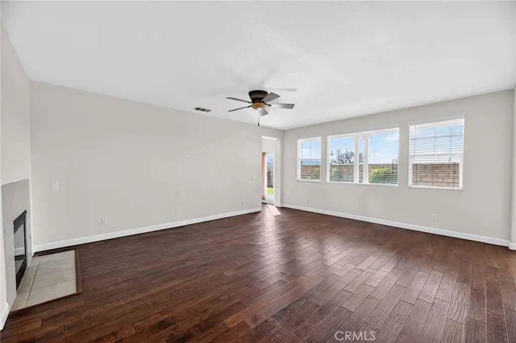 1819 Overland Court, Hemet, California 92545 home-pic-8