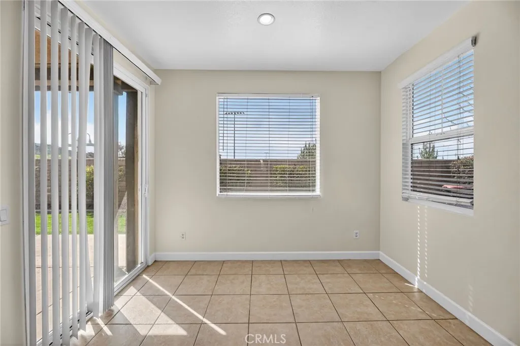 1819 Overland Court, Hemet, California 92545 home-pic-16