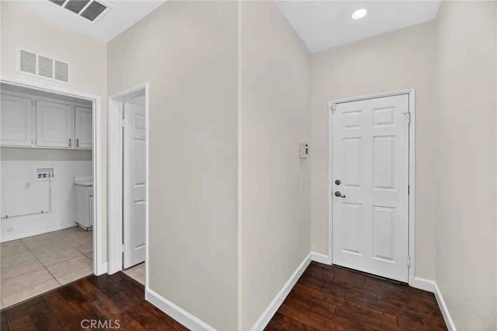 1819 Overland Court, Hemet, California 92545 home-pic-18