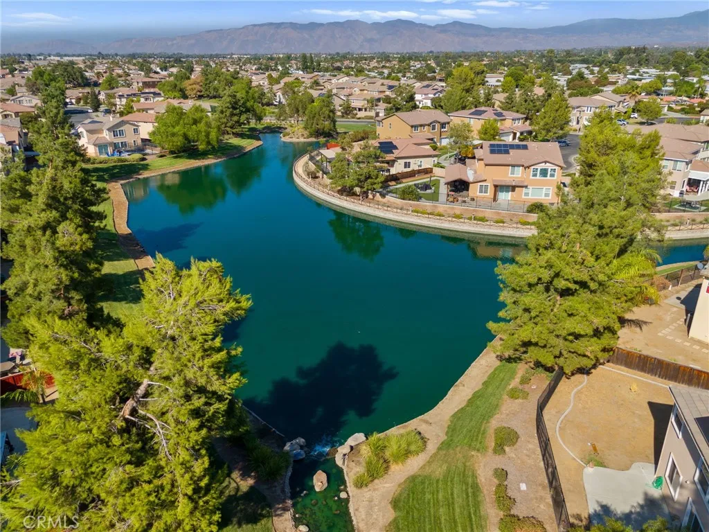 1819 Overland Court, Hemet, California 92545 home-pic-62