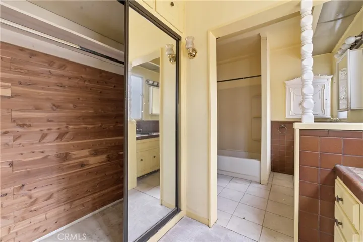 En-Suite Bathroom to Bedroom 1