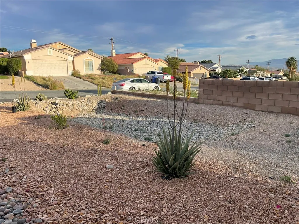 13325 Hermano, Desert Hot Springs, California 92240 home-pic-5