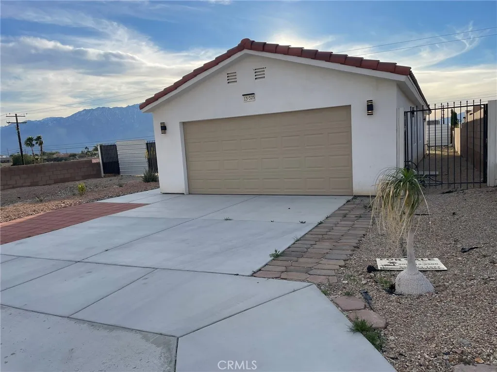 13325 Hermano, Desert Hot Springs, California 92240 home-pic-2