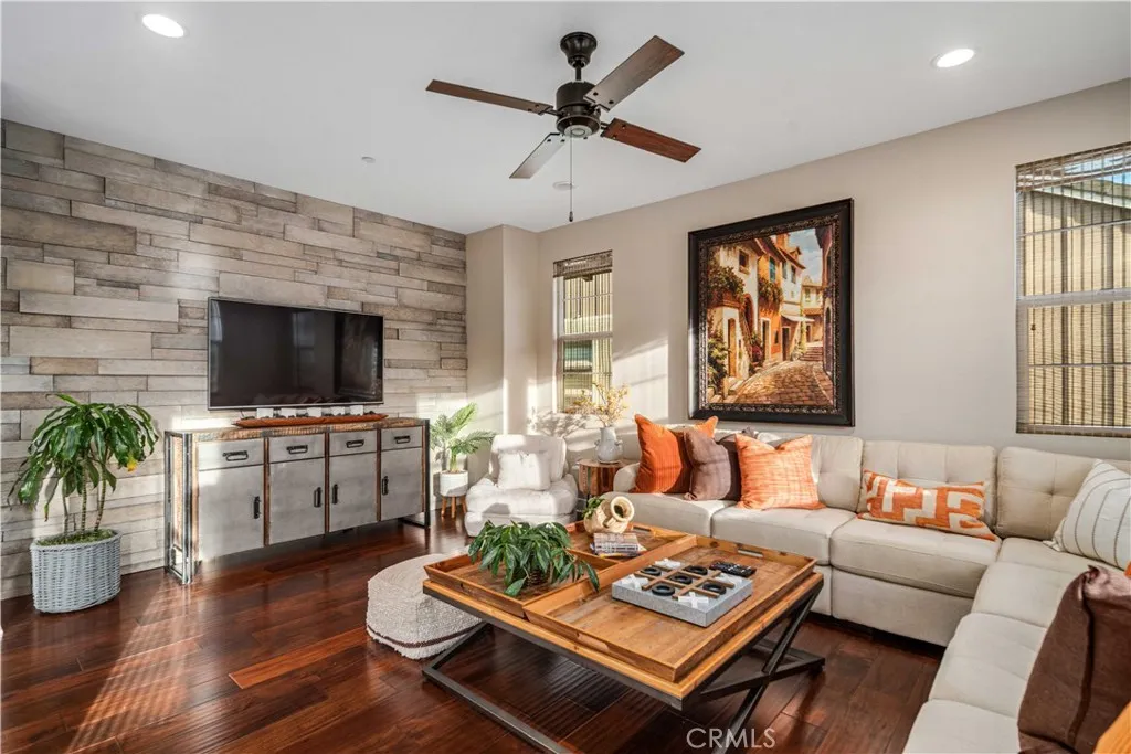 25056 Cypress Bluff, Canyon Country, California 91387 home-pic-31