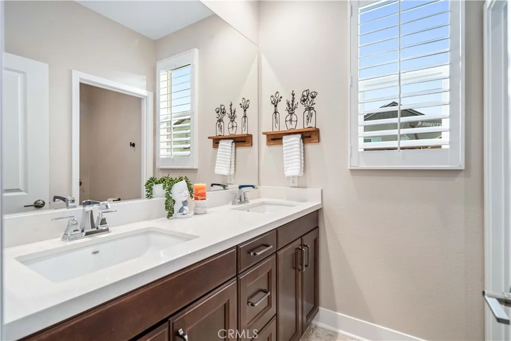 25056 Cypress Bluff, Canyon Country, California 91387 home-pic-43