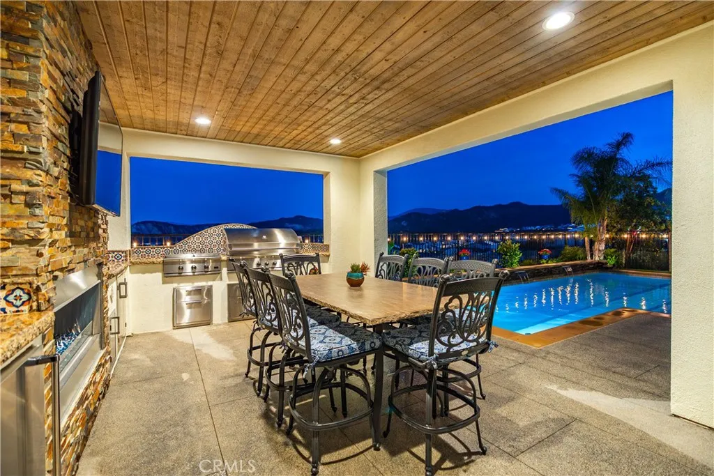 25056 Cypress Bluff, Canyon Country, California 91387 home-pic-4