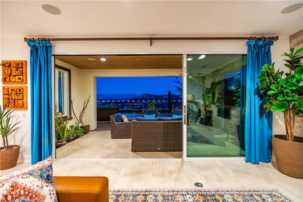 25056 Cypress Bluff, Canyon Country, California 91387 home-pic-14