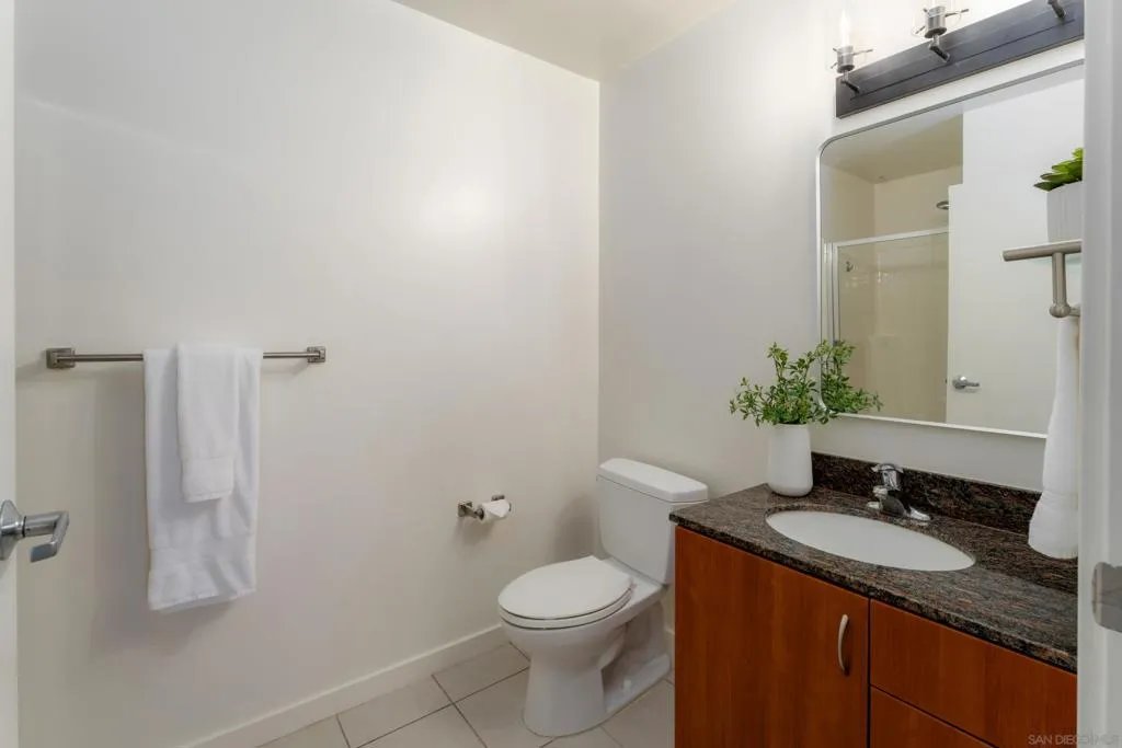 889 Date St 234, San Diego, California 92101 home-pic-20