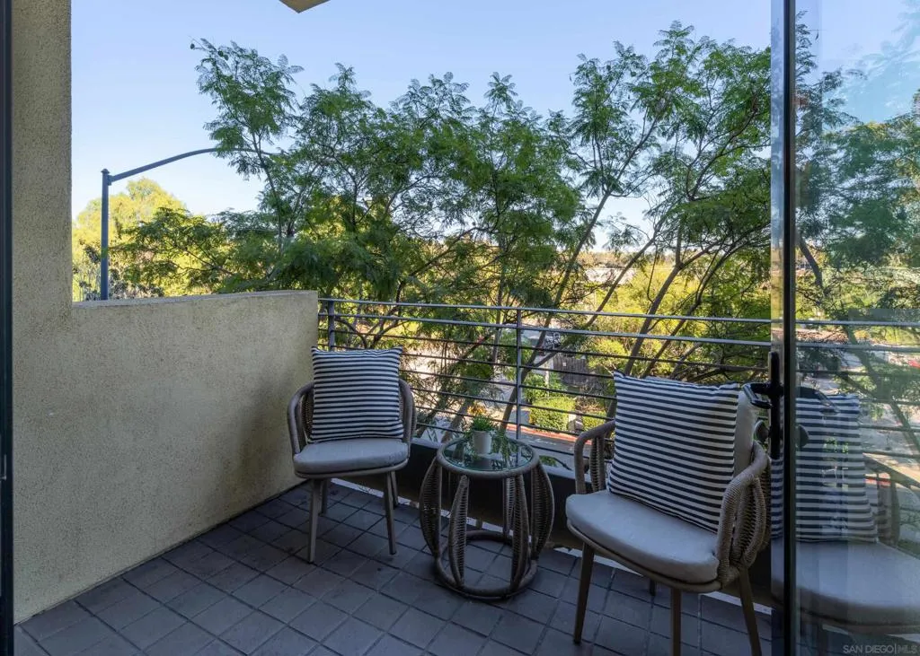 889 Date St 234, San Diego, California 92101 home-pic-22