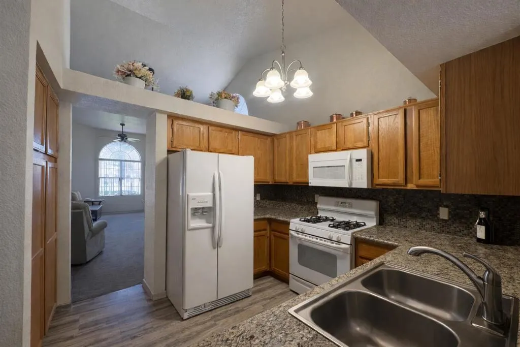 421 Tesoro Lane, Blythe, California 92225 home-pic-7