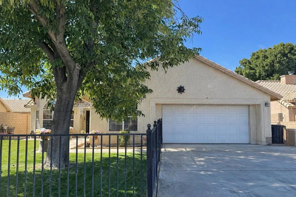 421 Tesoro Lane, Blythe, California 92225 home-pic-2