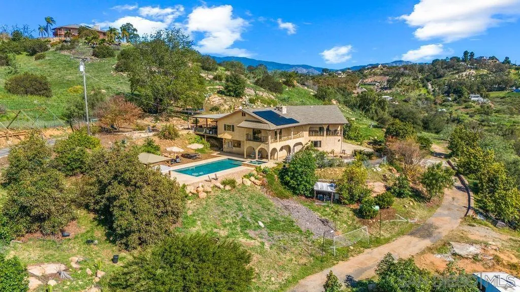 11725 Sierra Rojo Rd, Valley Center, California 92082 home-pic-51