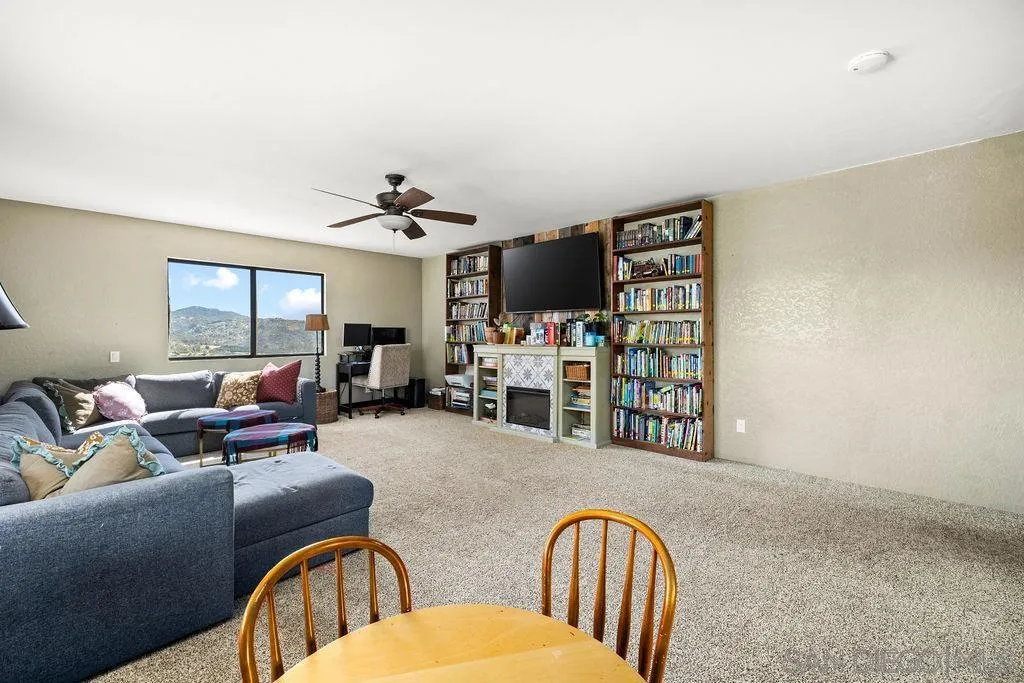 11725 Sierra Rojo Rd, Valley Center, California 92082 home-pic-20