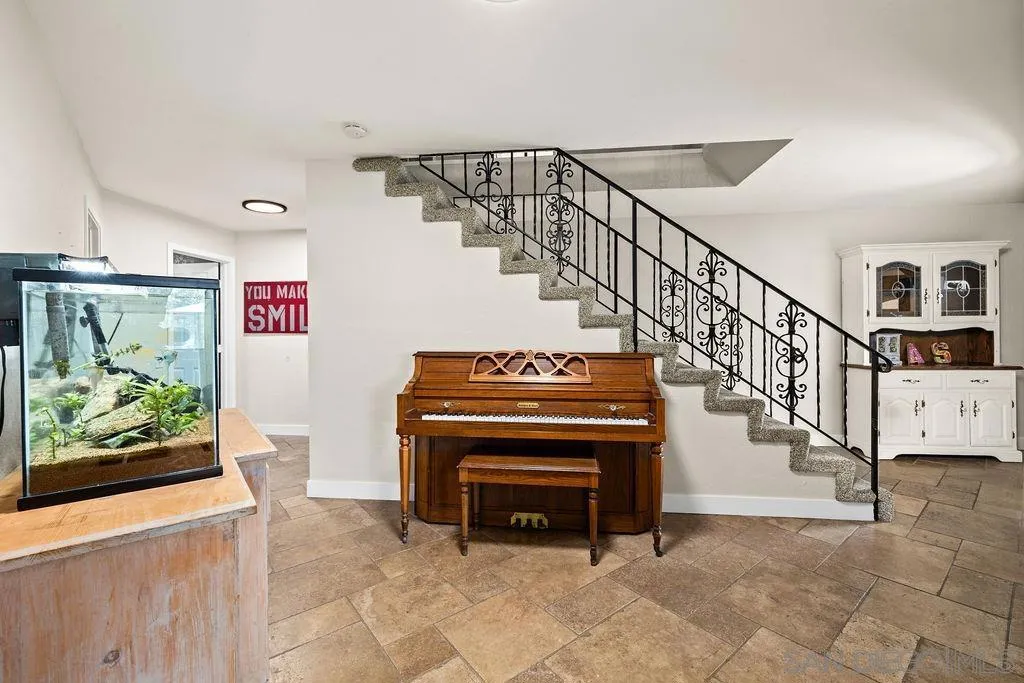 11725 Sierra Rojo Rd, Valley Center, California 92082 home-pic-10