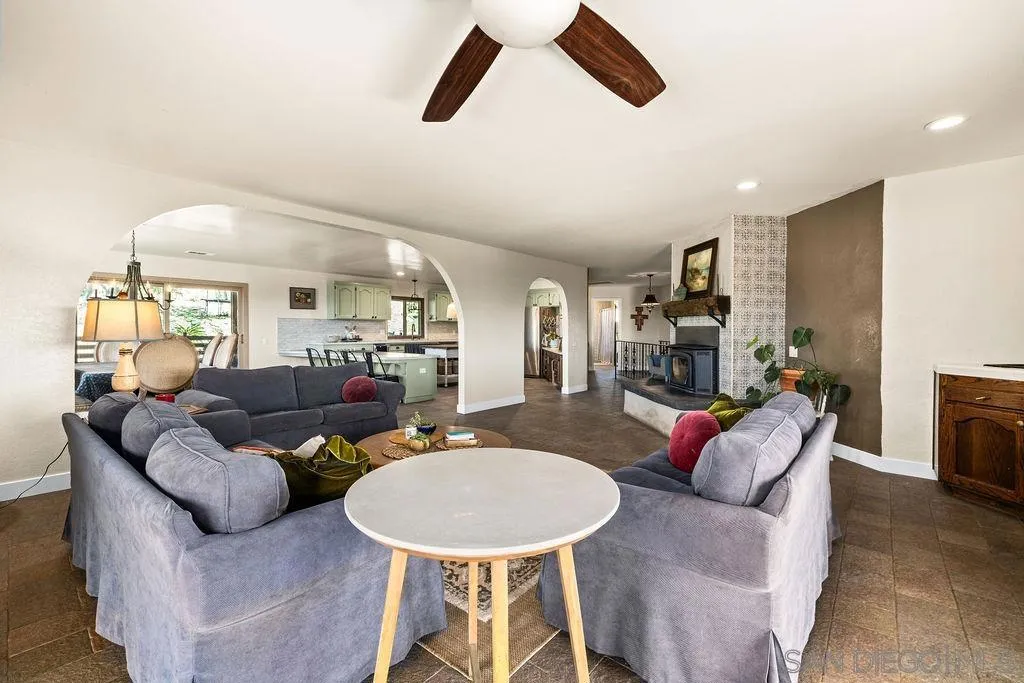 11725 Sierra Rojo Rd, Valley Center, California 92082 home-pic-14