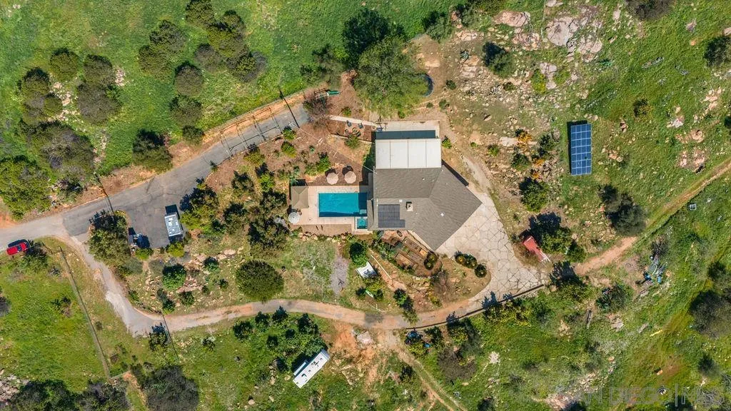11725 Sierra Rojo Rd, Valley Center, California 92082 home-pic-4