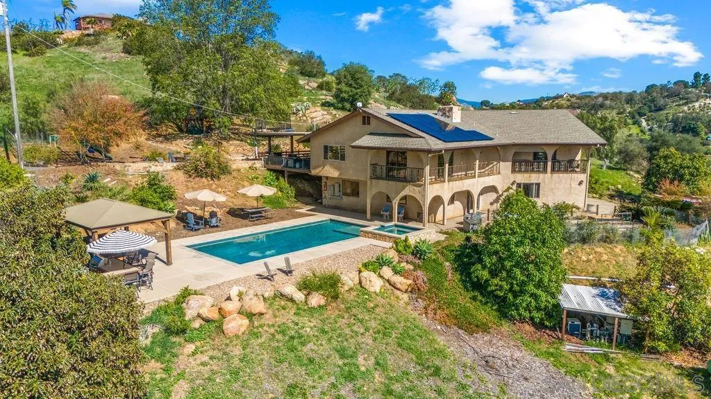 11725 Sierra Rojo Rd, Valley Center, California 92082 home-pic-0