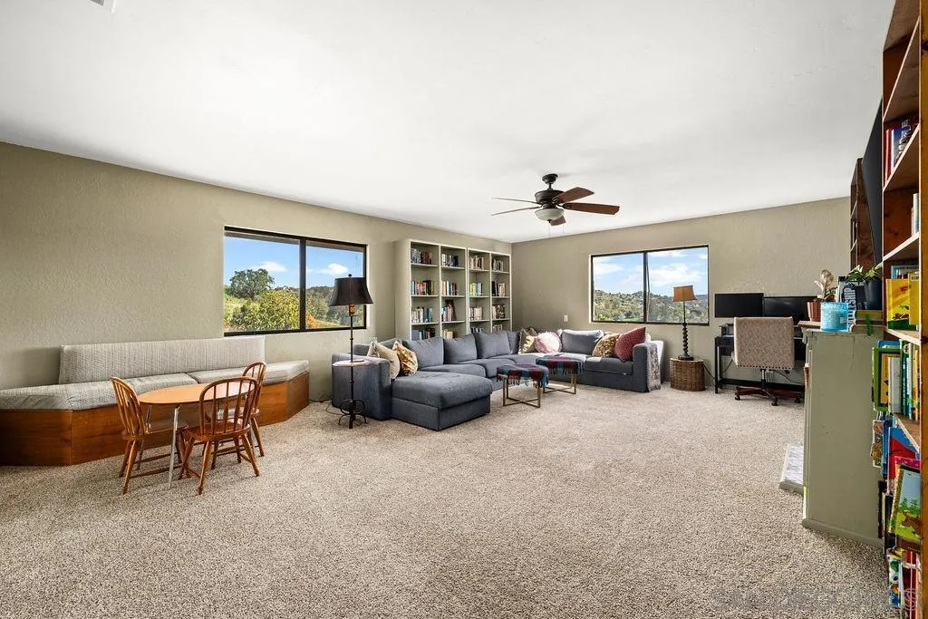 11725 Sierra Rojo Rd, Valley Center, California 92082 home-pic-19