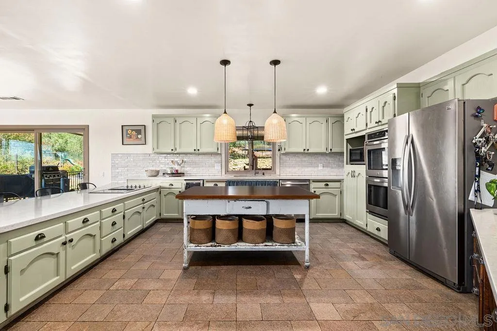 11725 Sierra Rojo Rd, Valley Center, California 92082 home-pic-15