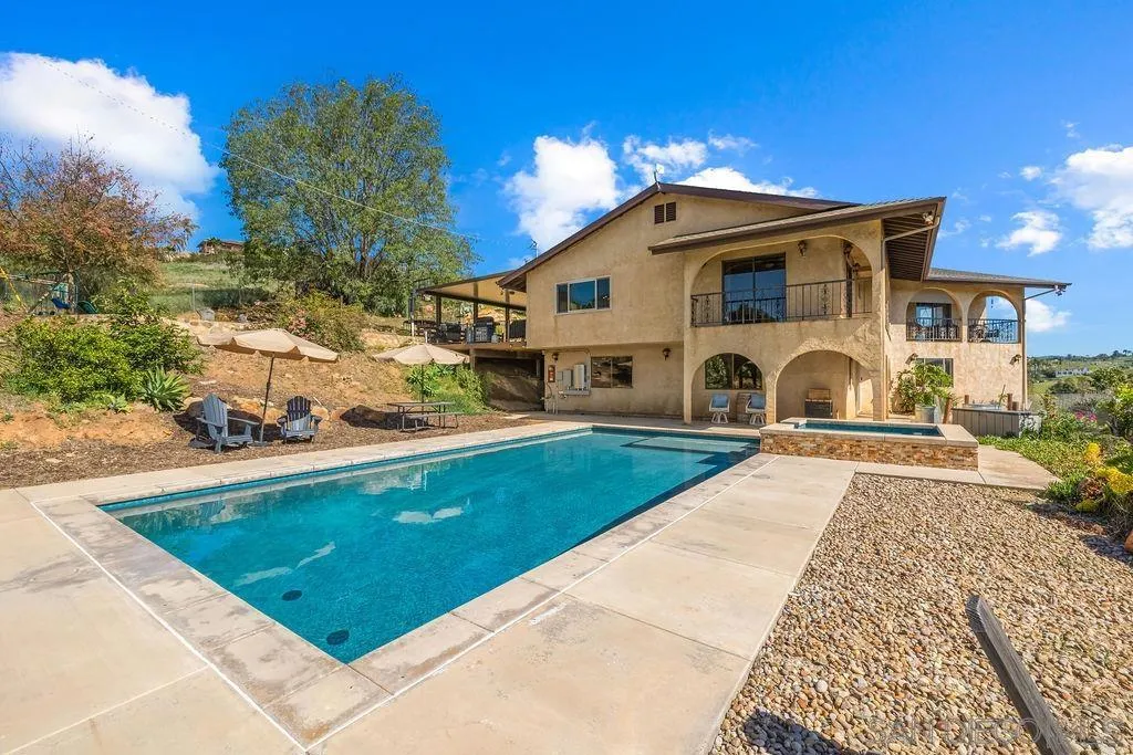 11725 Sierra Rojo Rd, Valley Center, California 92082 home-pic-45