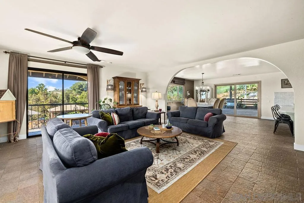 11725 Sierra Rojo Rd, Valley Center, California 92082 home-pic-13