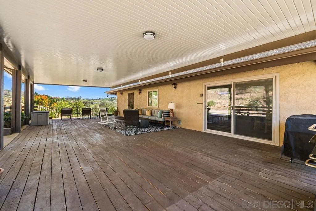 11725 Sierra Rojo Rd, Valley Center, California 92082 home-pic-47