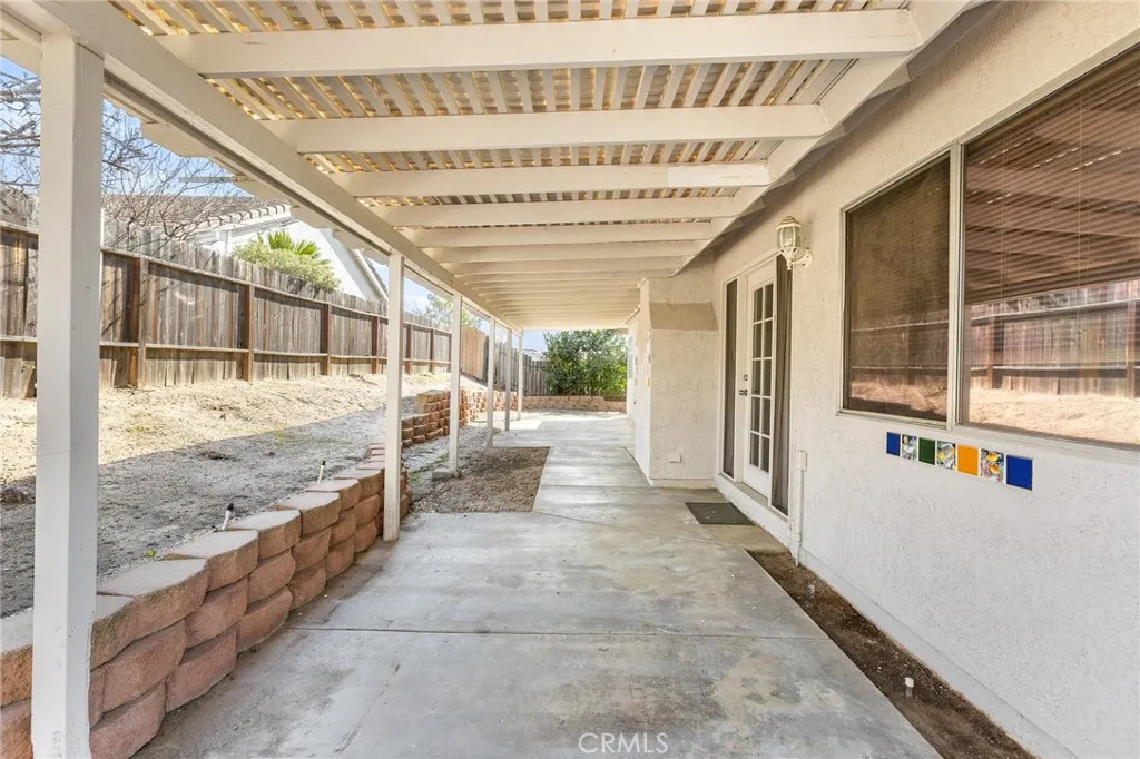 1002 Oregon Trail, Banning, California 92220 home-pic-7