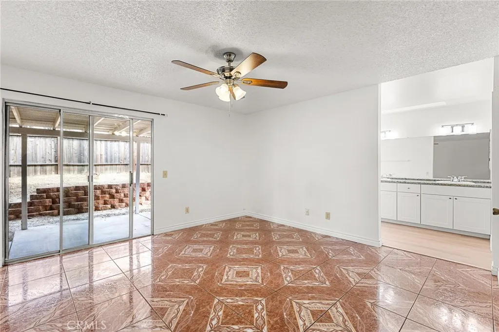 1002 Oregon Trail, Banning, California 92220 home-pic-19