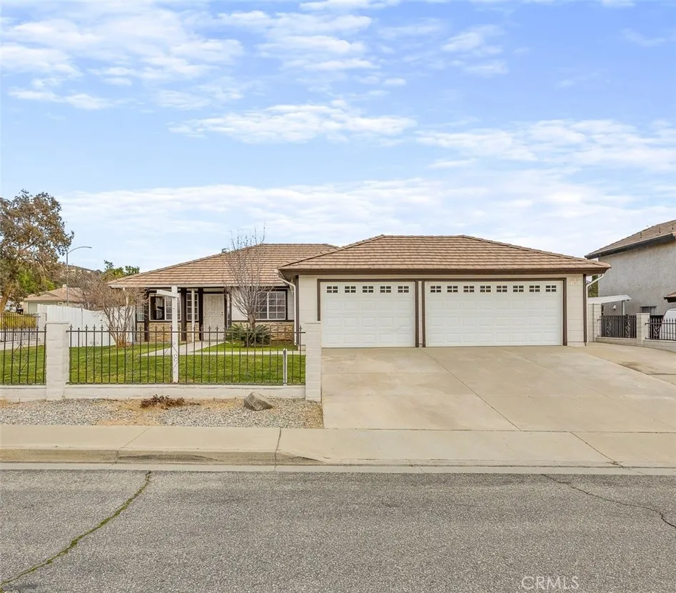1002 Oregon Trail, Banning, California 92220 home-pic-1
