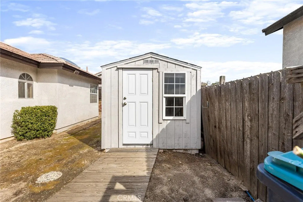 1002 Oregon Trail, Banning, California 92220 home-pic-11