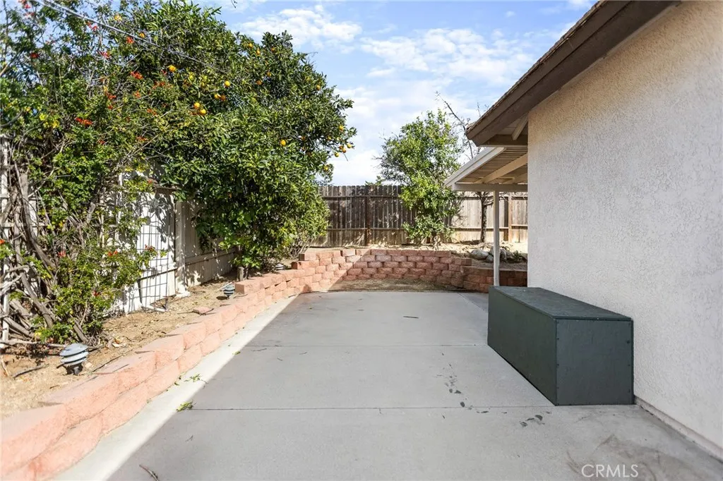 1002 Oregon Trail, Banning, California 92220 home-pic-10