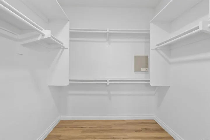 Walking closet Master BR