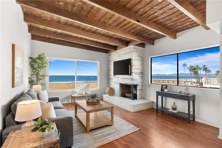 Unit C (2 Bed/1 Bath Unit) - Living Room