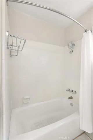 Unit C (2 Bed/1 Bath Unit) - Bathroom