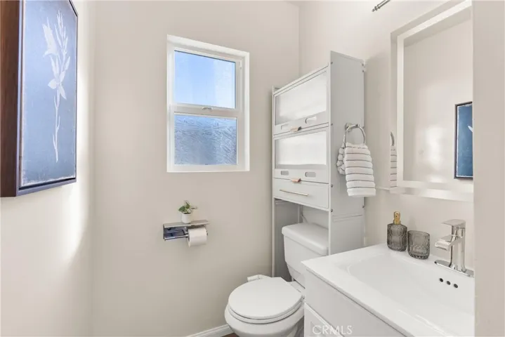 Unit B (2 Bed/2 Bath Unit) - Bathroom 1