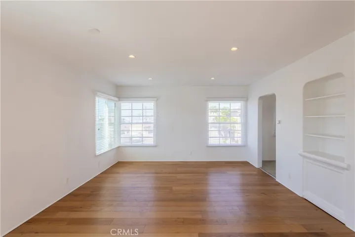 Living Room (2)