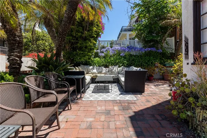 Shared Large front Patio