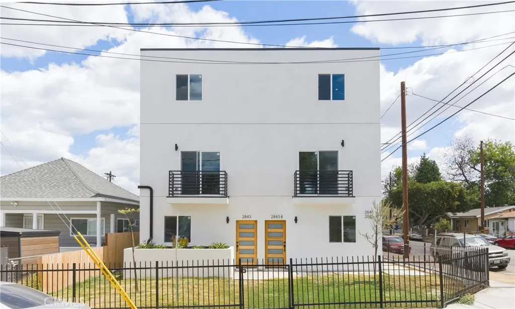 2843 Folsom