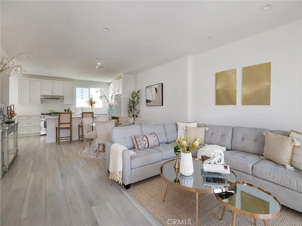 121 E 223rd Street 3, Carson, California 90745 home-pic-1