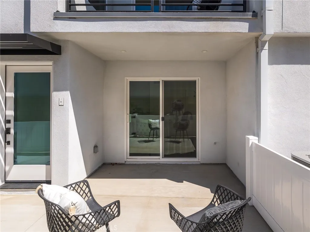 121 E 223rd Street 3, Carson, California 90745 home-pic-19
