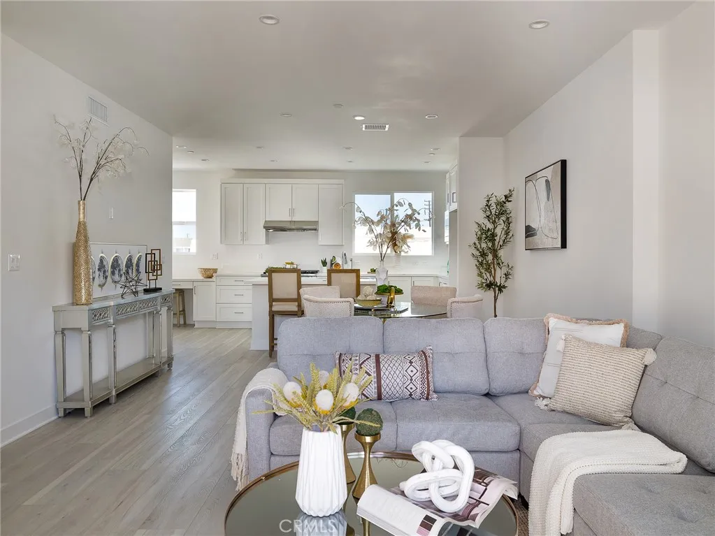 121 E 223rd Street 3, Carson, California 90745 home-pic-2