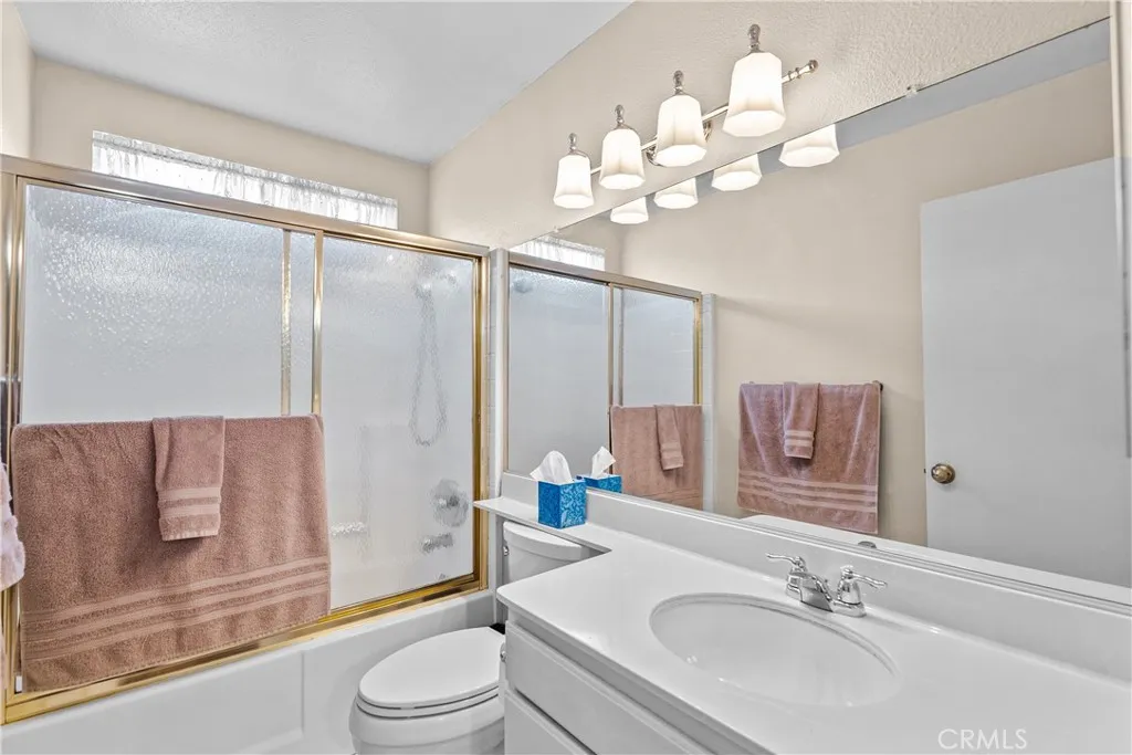22619 Oxford, Saugus, California 91350 home-pic-14