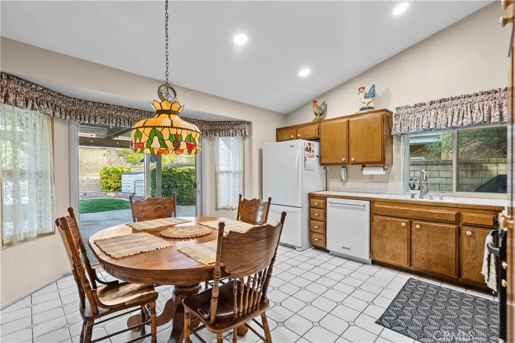 22619 Oxford, Saugus, California 91350 home-pic-10