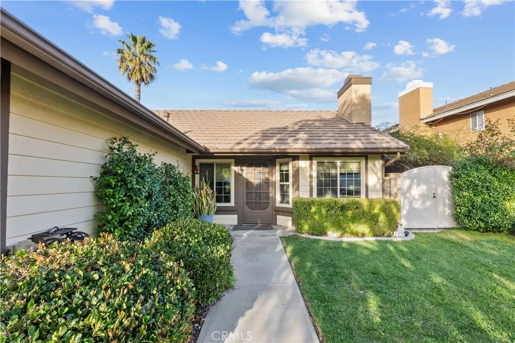 22619 Oxford, Saugus, California 91350 home-pic-4