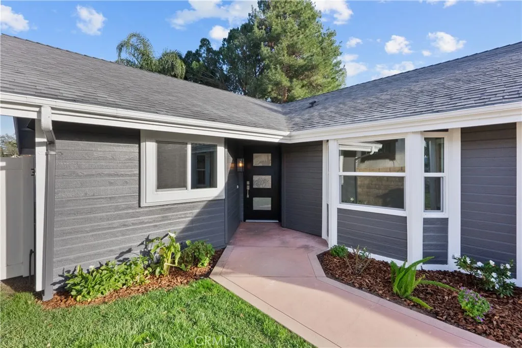 25072 Atwood, Newhall, California 91321 home-pic-32