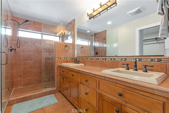 2nd primary full bath